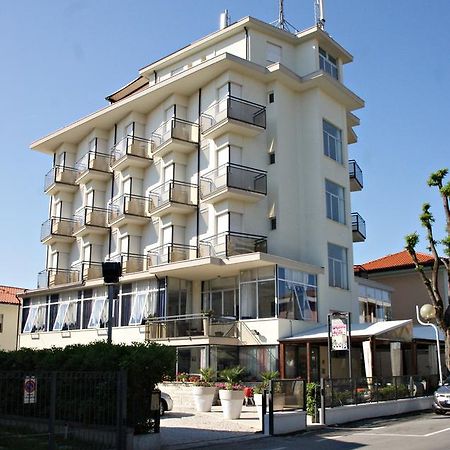 Hotel Goldene Rose Rimini Buitenkant foto