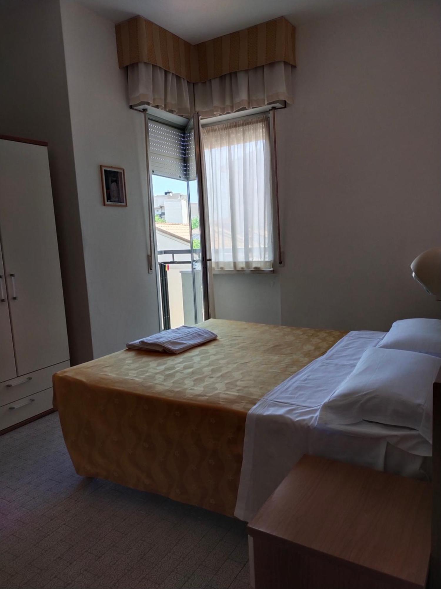 Hotel Goldene Rose Rimini Buitenkant foto