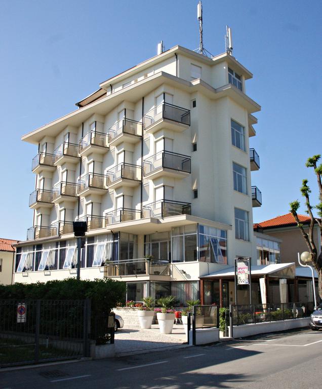 Hotel Goldene Rose Rimini Buitenkant foto